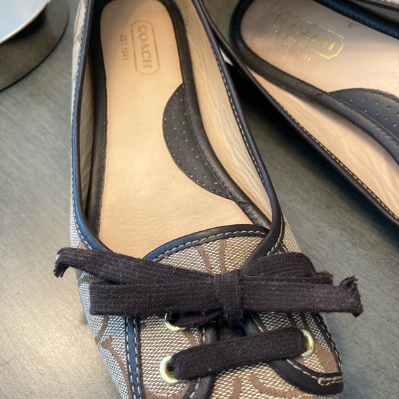 Coach signature flat shoes size 8 - Picture 10 of 10